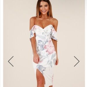 NWT Showpo keep chasing me dress white floral off shoulder sweetheart neckline 6
